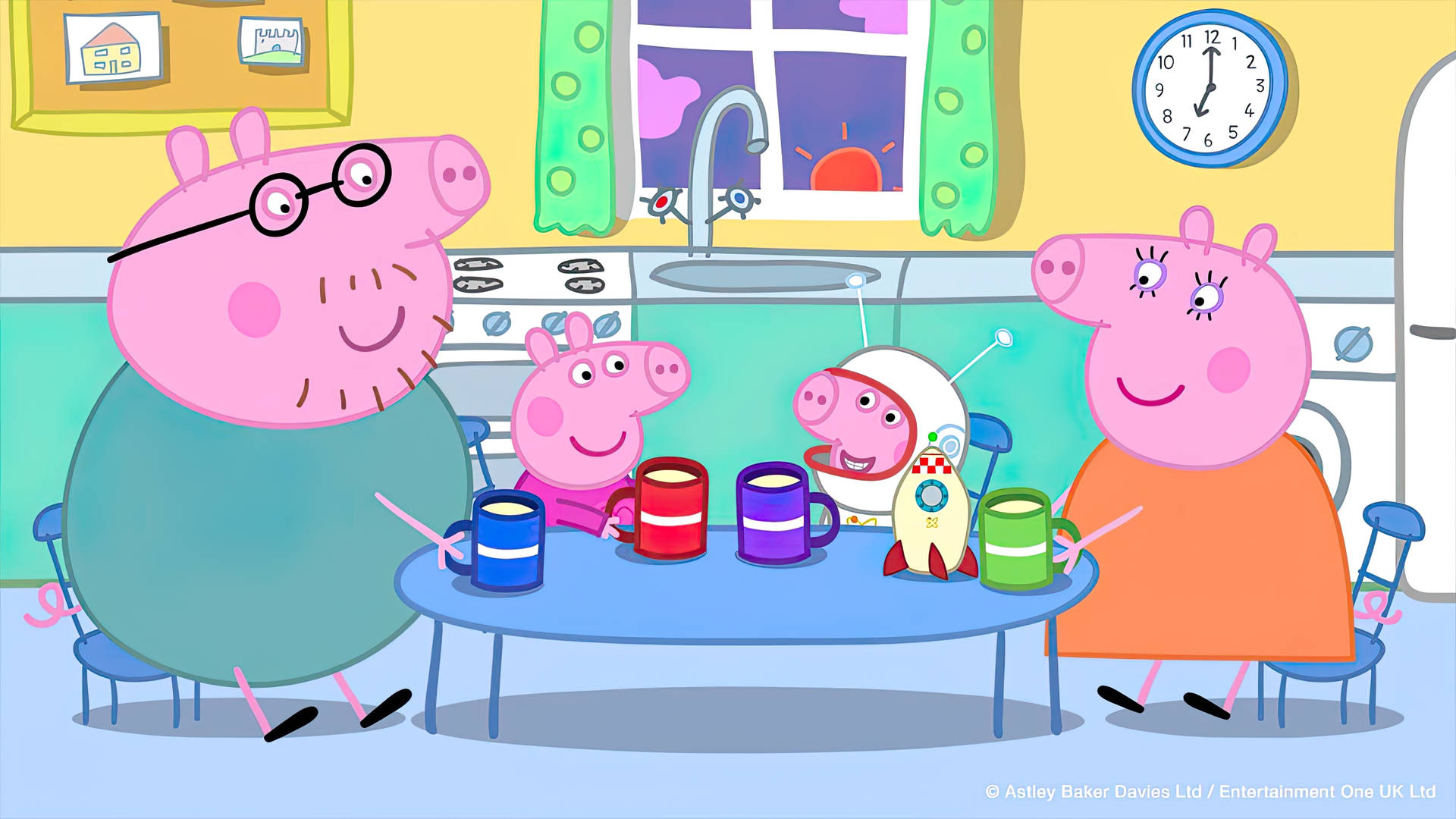 Peppa Pig 一家在帶有火箭玩具的卡通廚房裡喝茶。