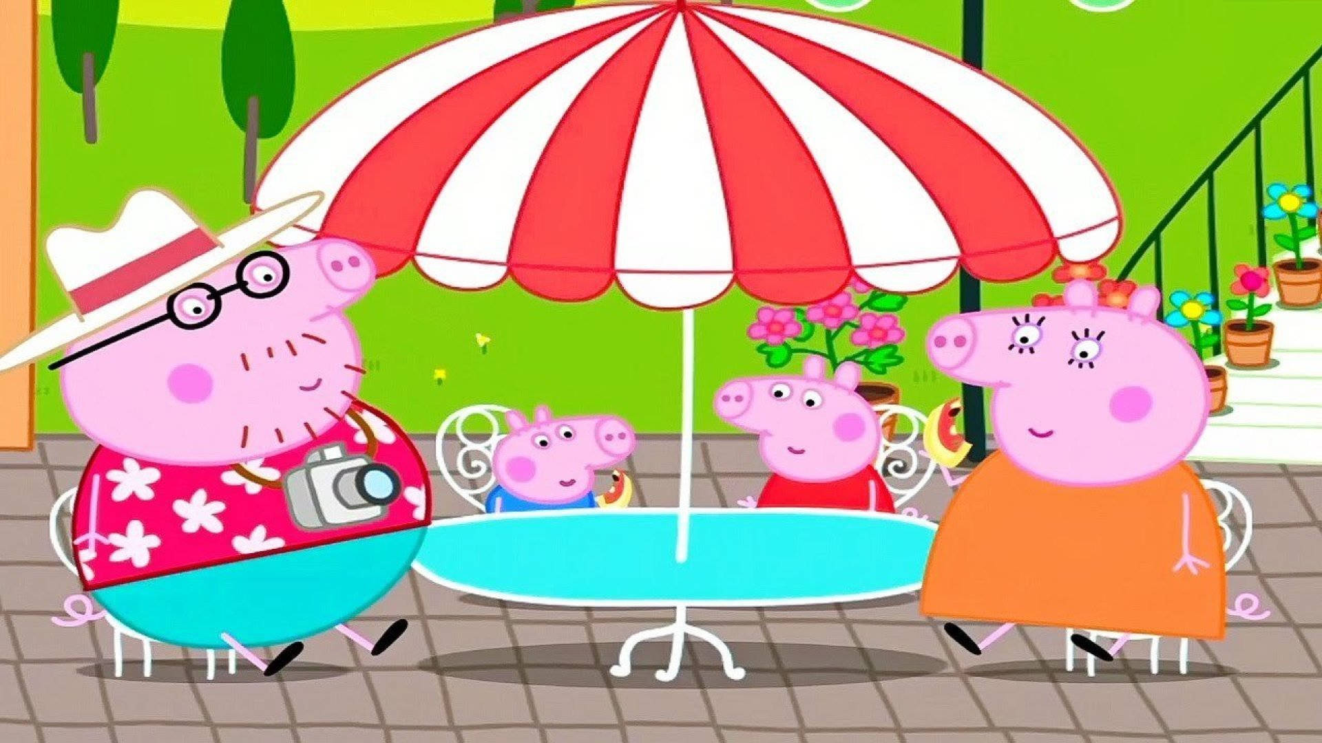 Cartoon Network Characters 桌布 壁紙 — Peppa Pig 一家在紅白條紋遮陽傘下享受陽光普照的戶外咖啡廳，附近有盆栽花卉。