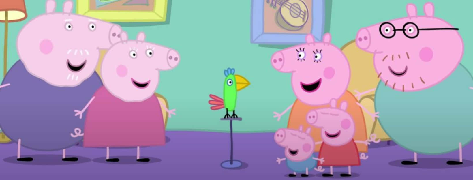 Peppa Pig Funny 桌布 壁紙 — Peppa Pig 一家聚集在色彩繽紛的客廳，觀看一隻綠色鸚鵡在架子上表演。