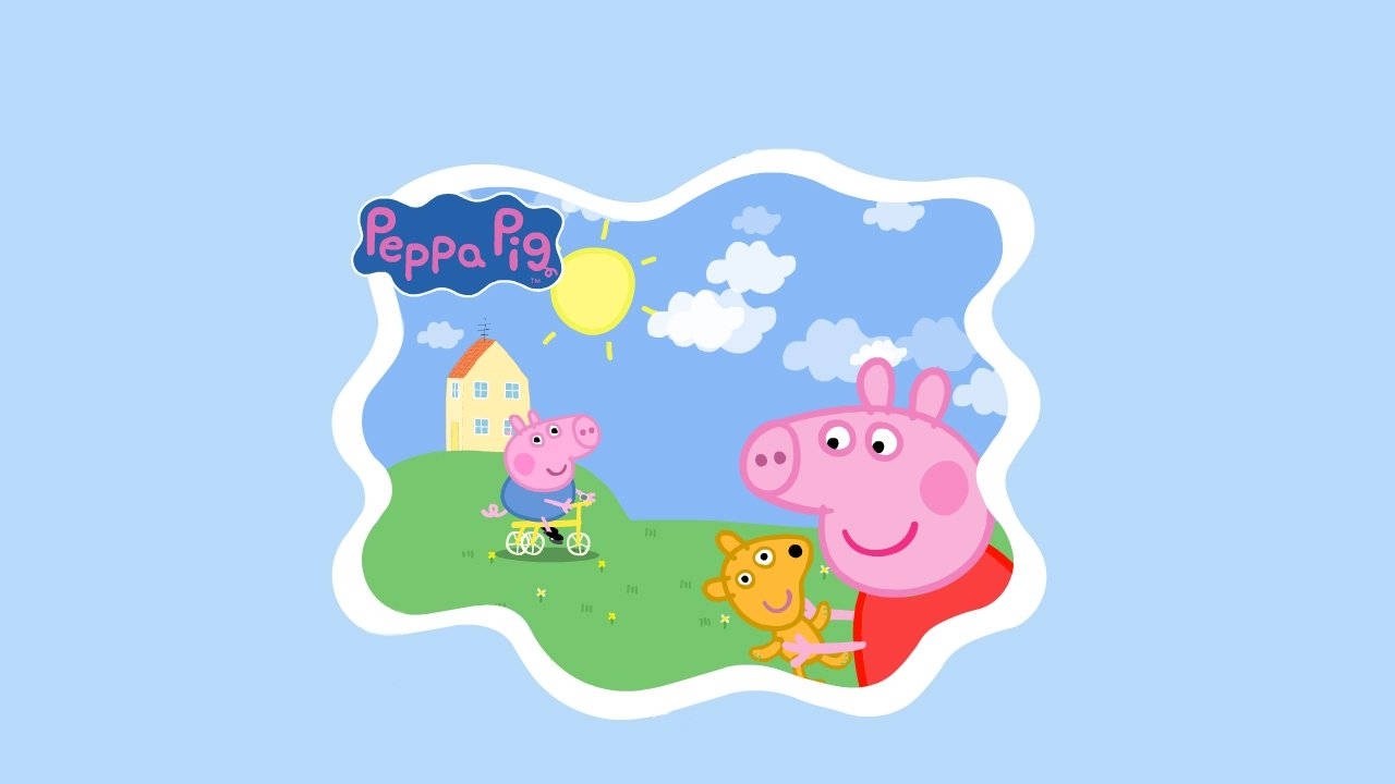 Peppa 桌布 壁紙 — Peppa Pig 和她的弟弟在陽光明媚的山丘上騎腳踏車，背景有黃色房子和微笑的雲朵。