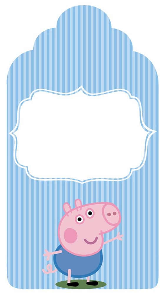 George Pig 桌布 壁紙 — Peppa Pig 在藍色條紋禮物標籤上開心微笑，帶有白色扇貝形標籤空間。