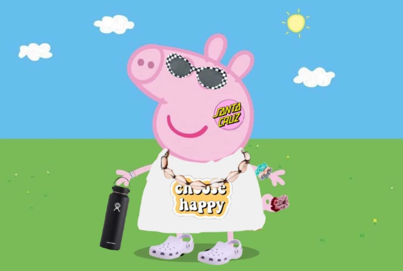 Peppa Pig Funny 桌布 壁紙 — Peppa Pig 戴著太陽眼鏡和一件寫著 'choose happy' 的襯衫，站在綠色草地上，頭頂是有雲的晴朗藍天。