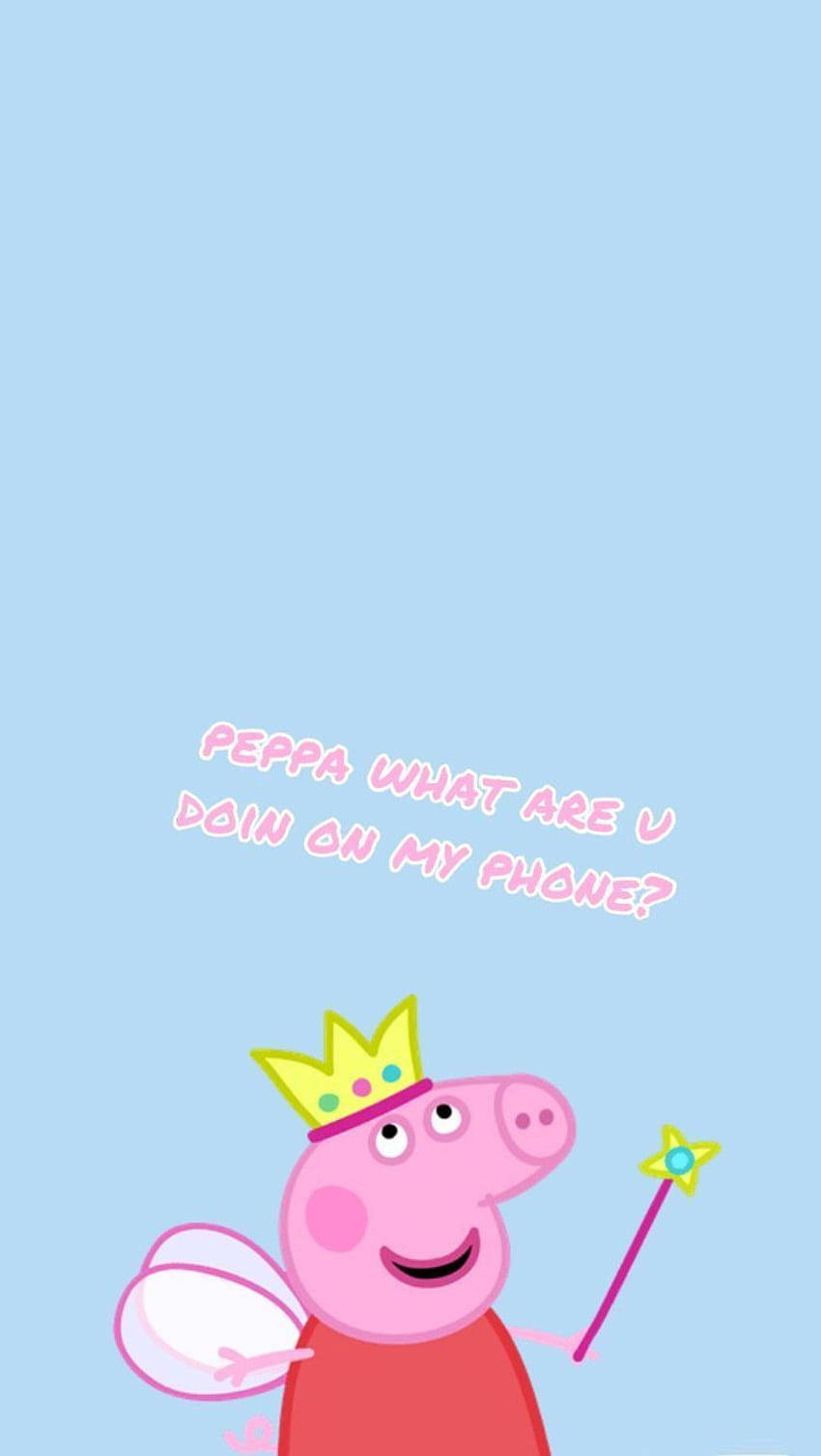 meme 桌布 壁紙 — Peppa Pig 打扮成仙女，戴著皇冠和魔法棒，在淺藍色背景上調皮地提問。