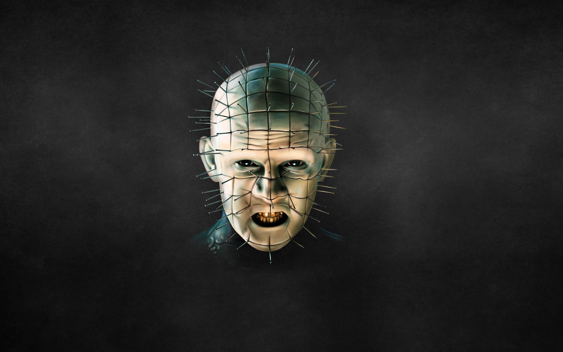 Pinhead 桌布 壁紙 — Pinhead 的威脅性特寫，頭骨上嵌有針，背景陰暗煙霧瀰漫。