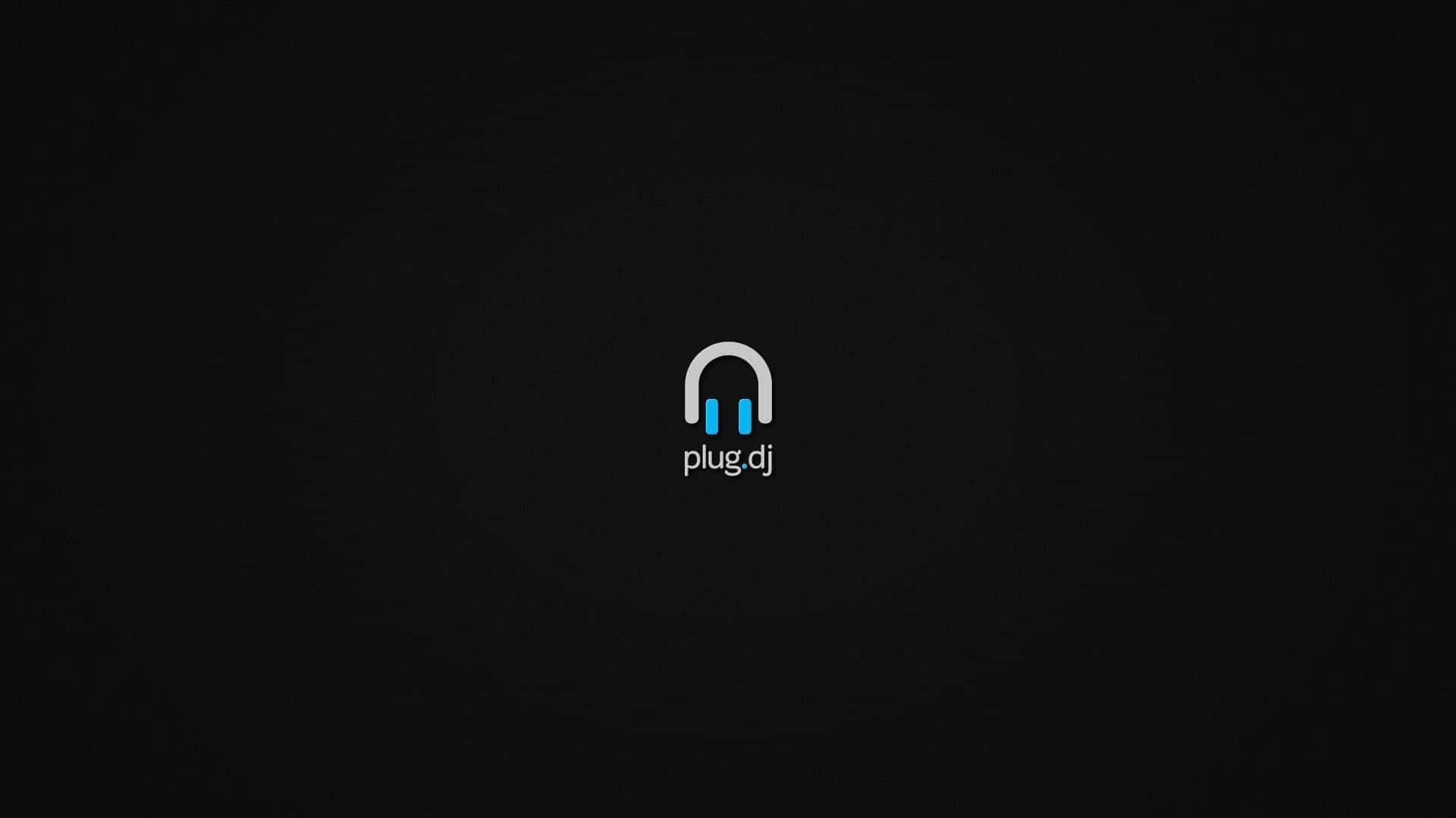 Minimalist Technology 桌布 壁紙 — plug.dj 的極簡標誌，白色和藍色耳機居中於深色紋理背景上。