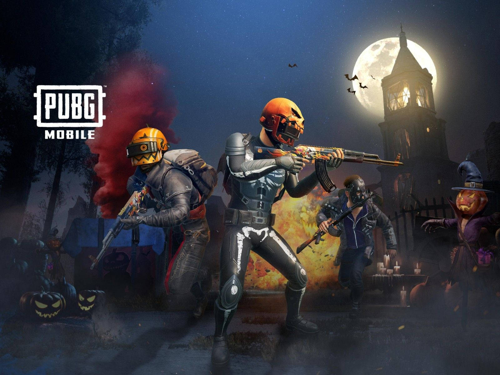 桌布 壁紙 — PUBG Mobile 玩家穿著萬聖節裝備，在滿月下於鬧鬼的鐘樓附近戰鬥，周圍有南瓜和蝙蝠。