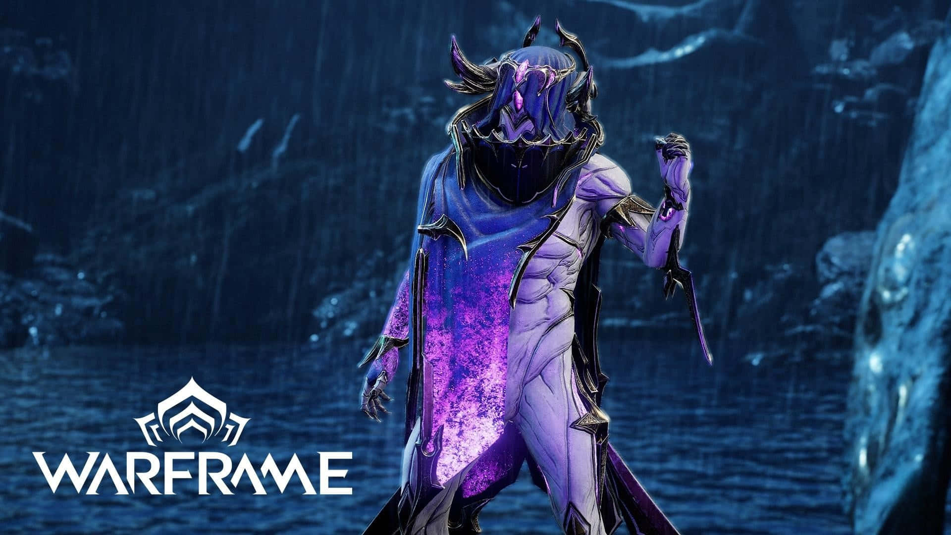  壁紙 — 一個紫色裝甲的Warframe角色站在一個下雨的洞穴中，帶有發光的能量效果和黑暗的水。