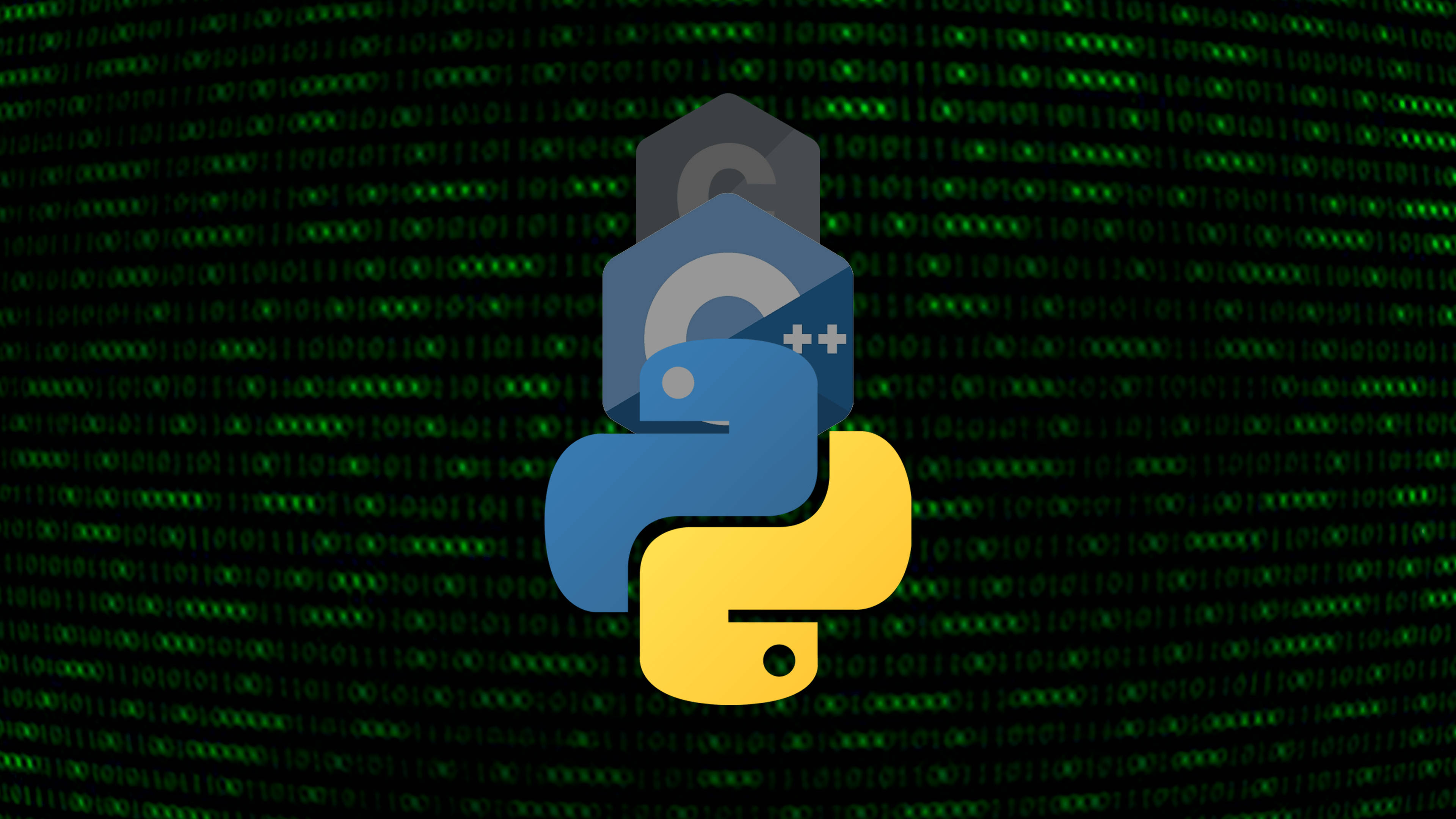 4K程式壁紙 桌布 壁紙 — Python 和 C++ 標誌堆疊在綠色二進制代碼背景上。