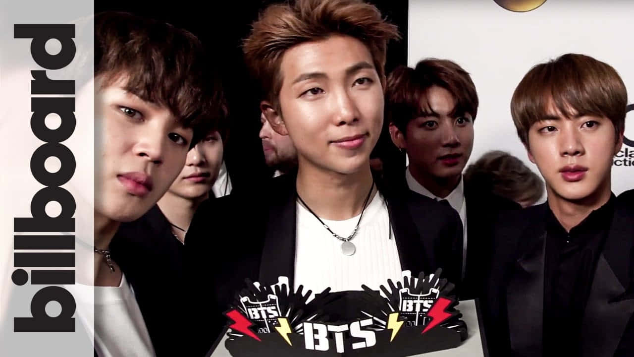 BTS在Billboard活動中的團體照，穿著正式西裝 — Bts 壁紙