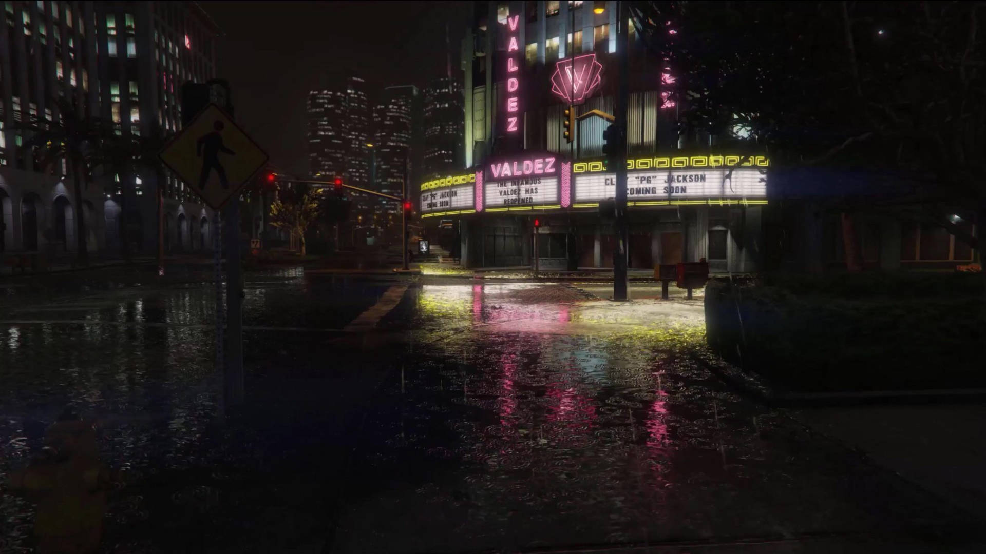 夜雨在劇院附近的濕漉漉街道上反射霓虹招牌。 — 4K 壁紙