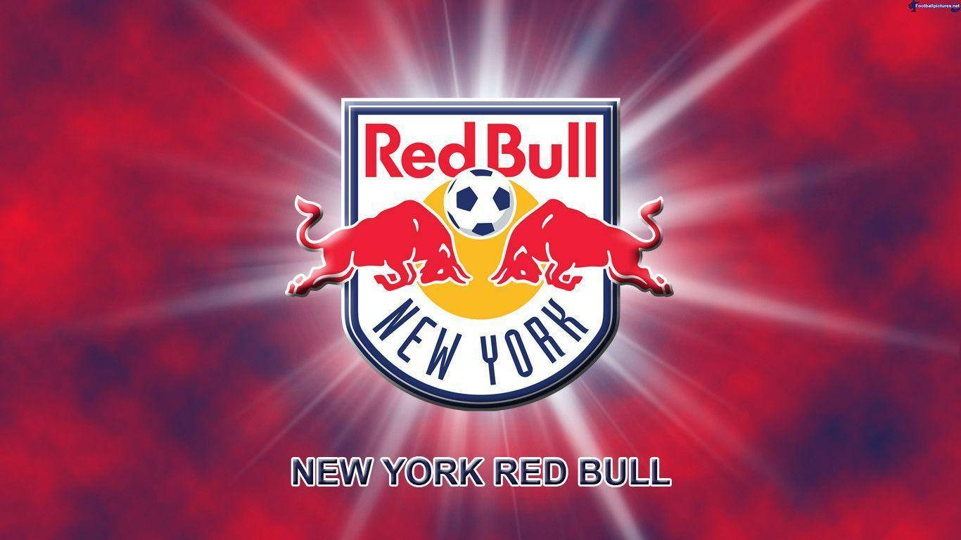 足球 桌布 壁紙 — Red Bull New York 足球隊標誌，兩頭衝鋒的紅色公牛和一個足球，襯以耀眼的紅色背景。