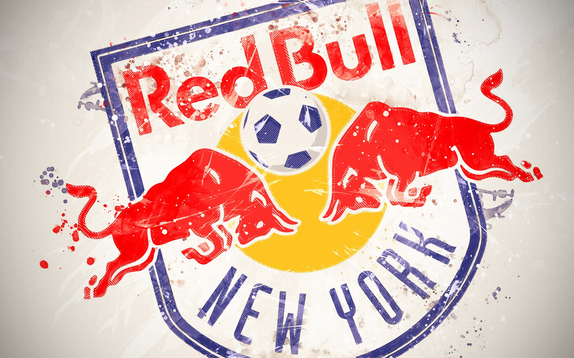 紅牛 桌布 壁紙 — Red Bull New York 足球隊標誌，兩頭紅色公牛在破舊背景上衝向足球。