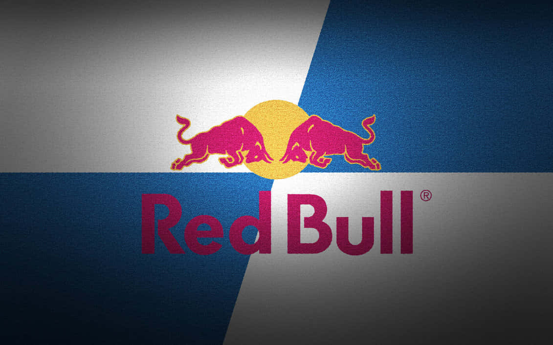 紅牛 桌布 壁紙 — Red Bull 標誌，兩頭衝鋒的公牛在藍色和銀色紋理背景上的黃色太陽上方相對而立。