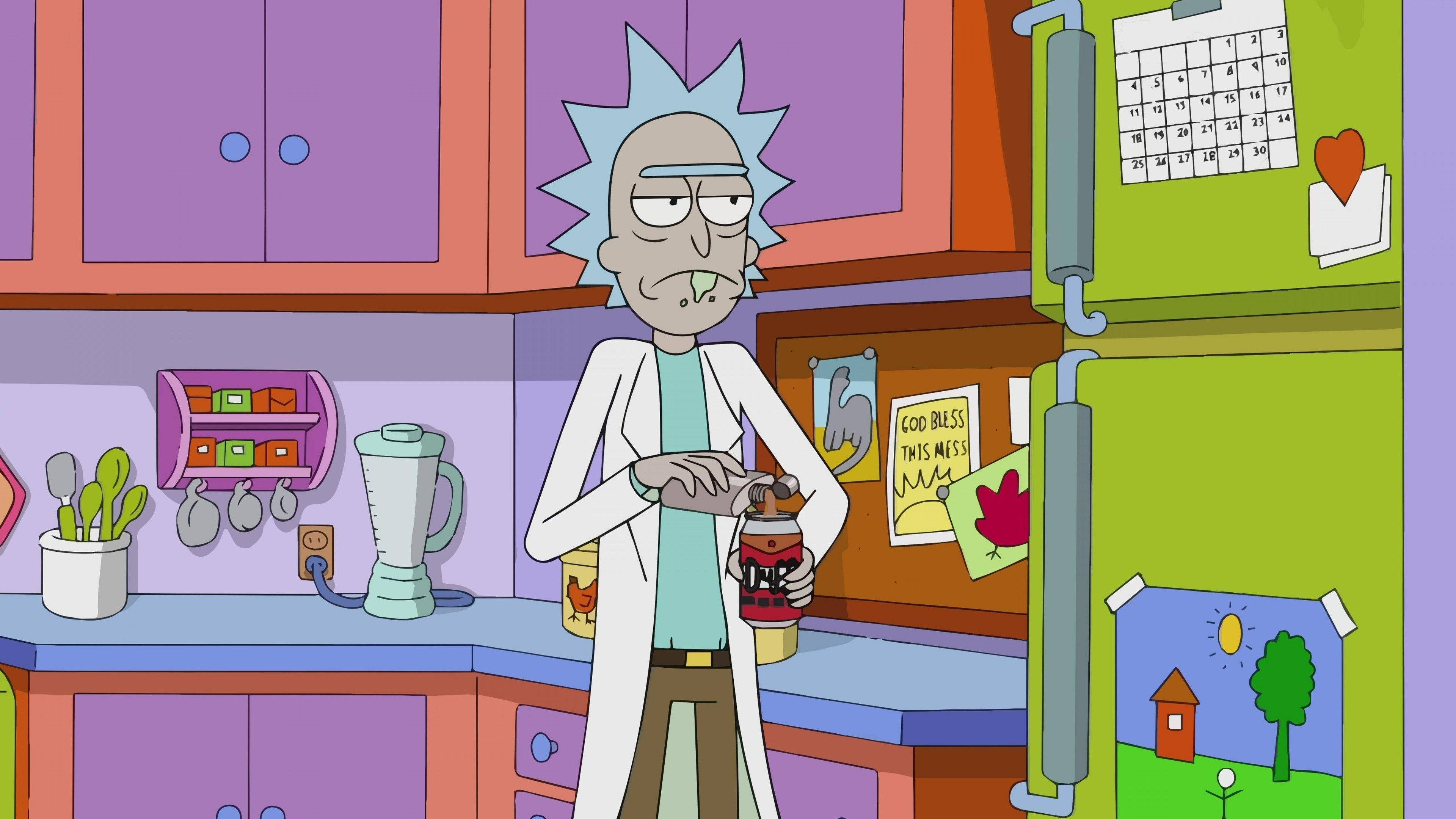 rick 桌布 壁紙 — Rick Sanchez 在他凌亂的廚房裡，拿著一個寫著「Pickle Rick」的罐子，表情疲憊。