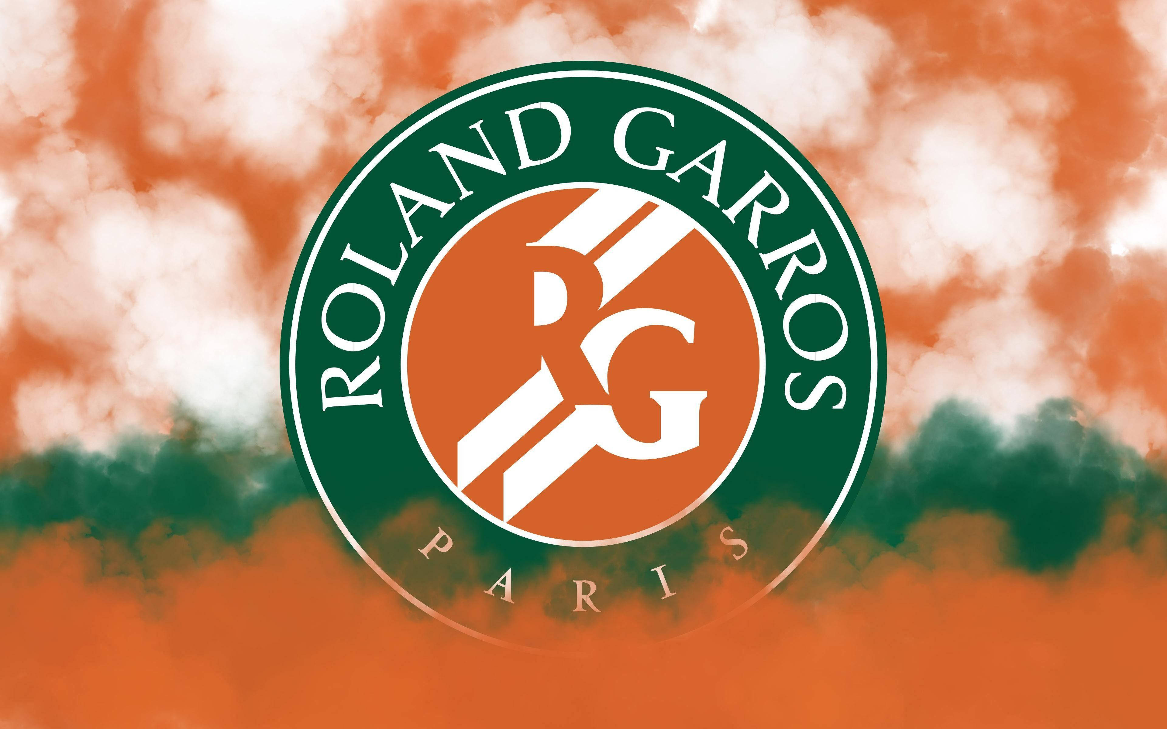 french 桌布 壁紙 — Roland Garros Paris 標誌居中於煙霧橙色和綠色背景上。
