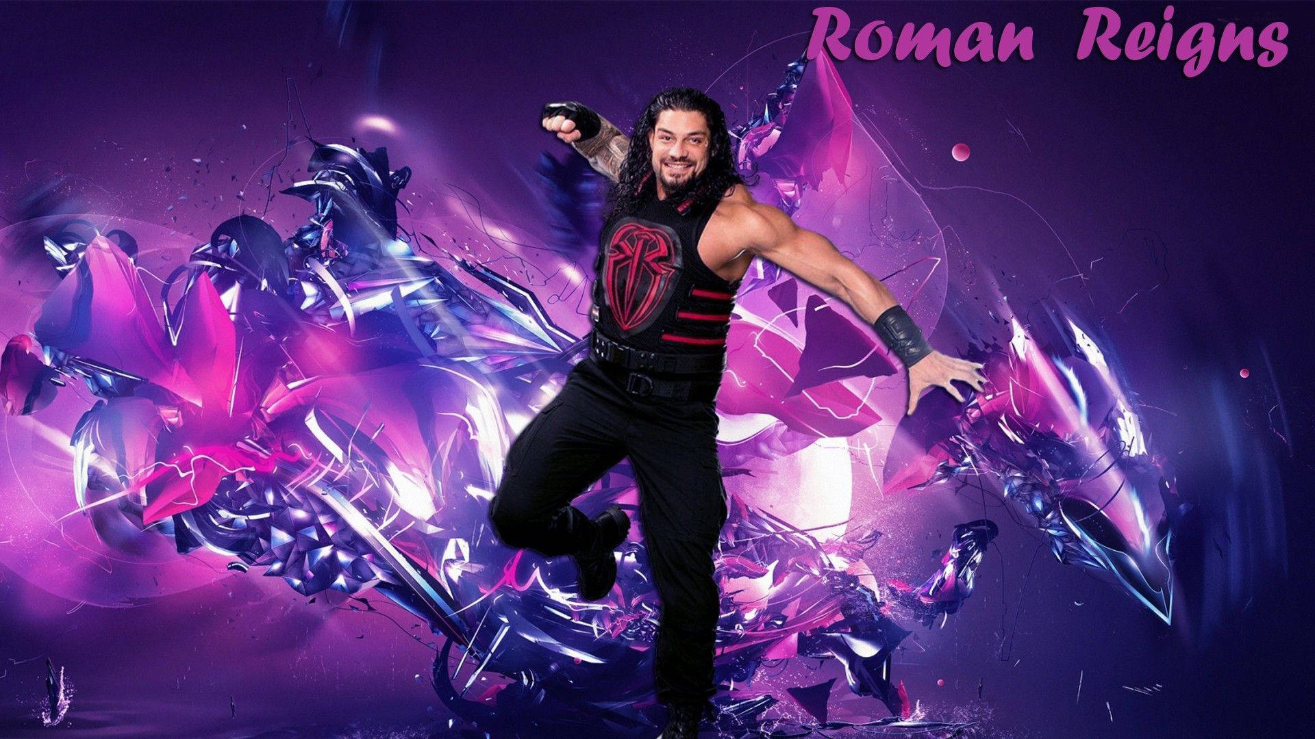 Roman 桌布 壁紙 — Roman Reigns 以強力姿勢站立，背景為破碎的紫色和粉紅色能量，並有粉紅色文字顯示他的名字。