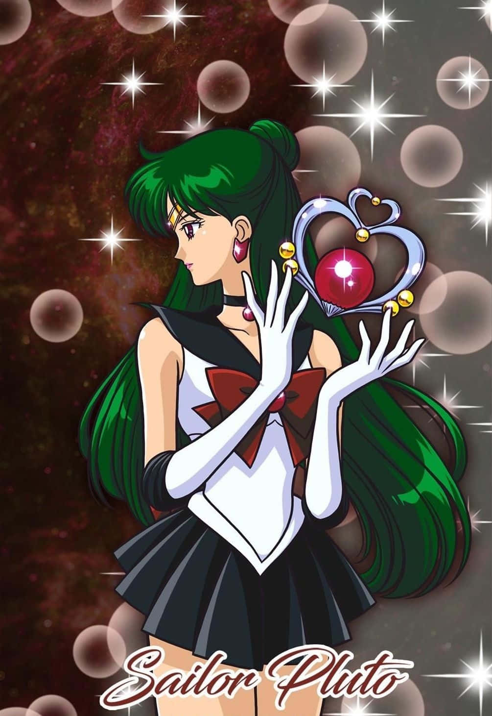 Sailor Pluto 桌布 壁紙 — Sailor Pluto 以她標誌性的黑白制服擺好姿勢，手持發光的愛心形狀法杖，背景是閃爍的宇宙。