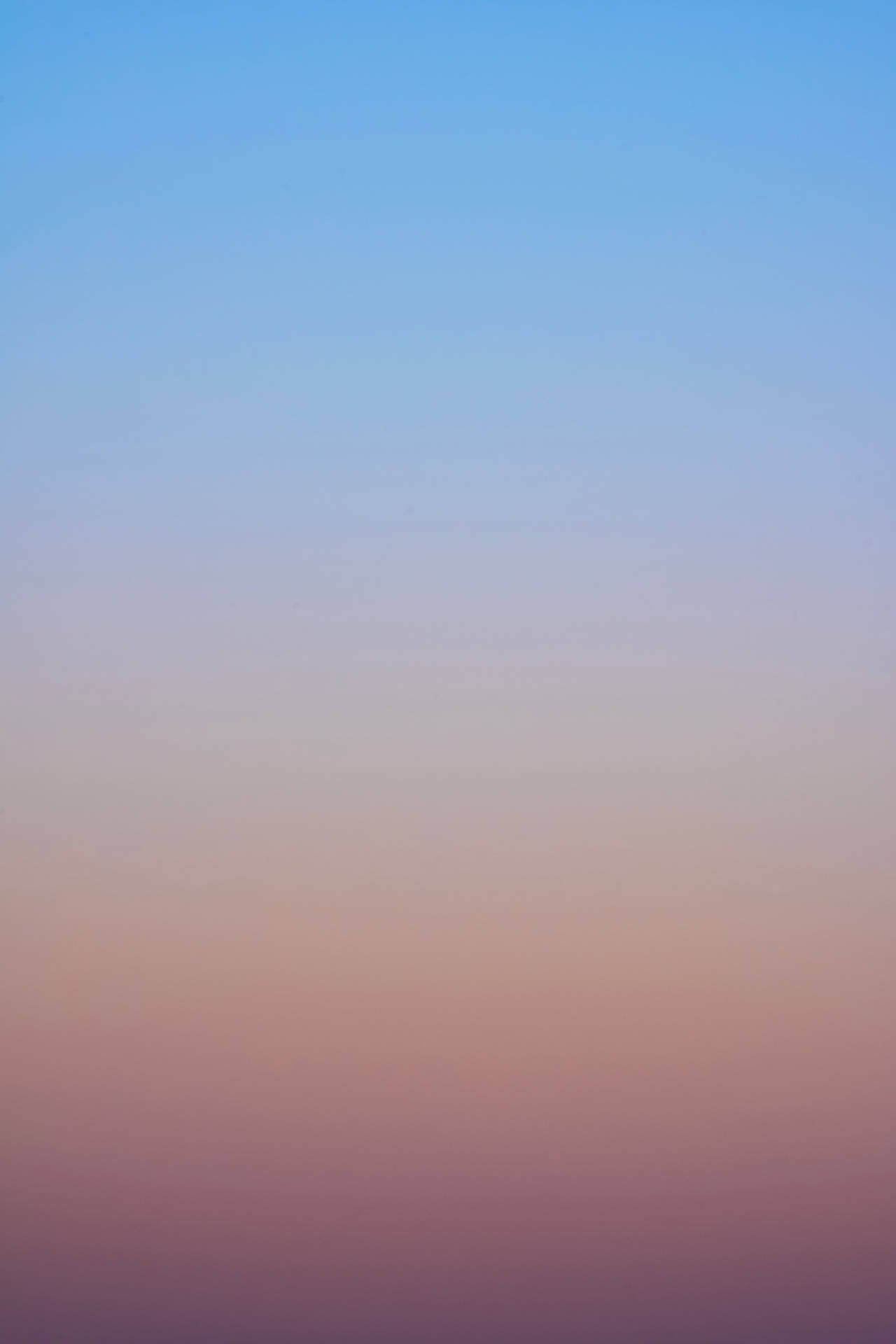 黃昏時柔和漸變天空混合藍色、粉紅色和紫色 — Pastel 壁紙