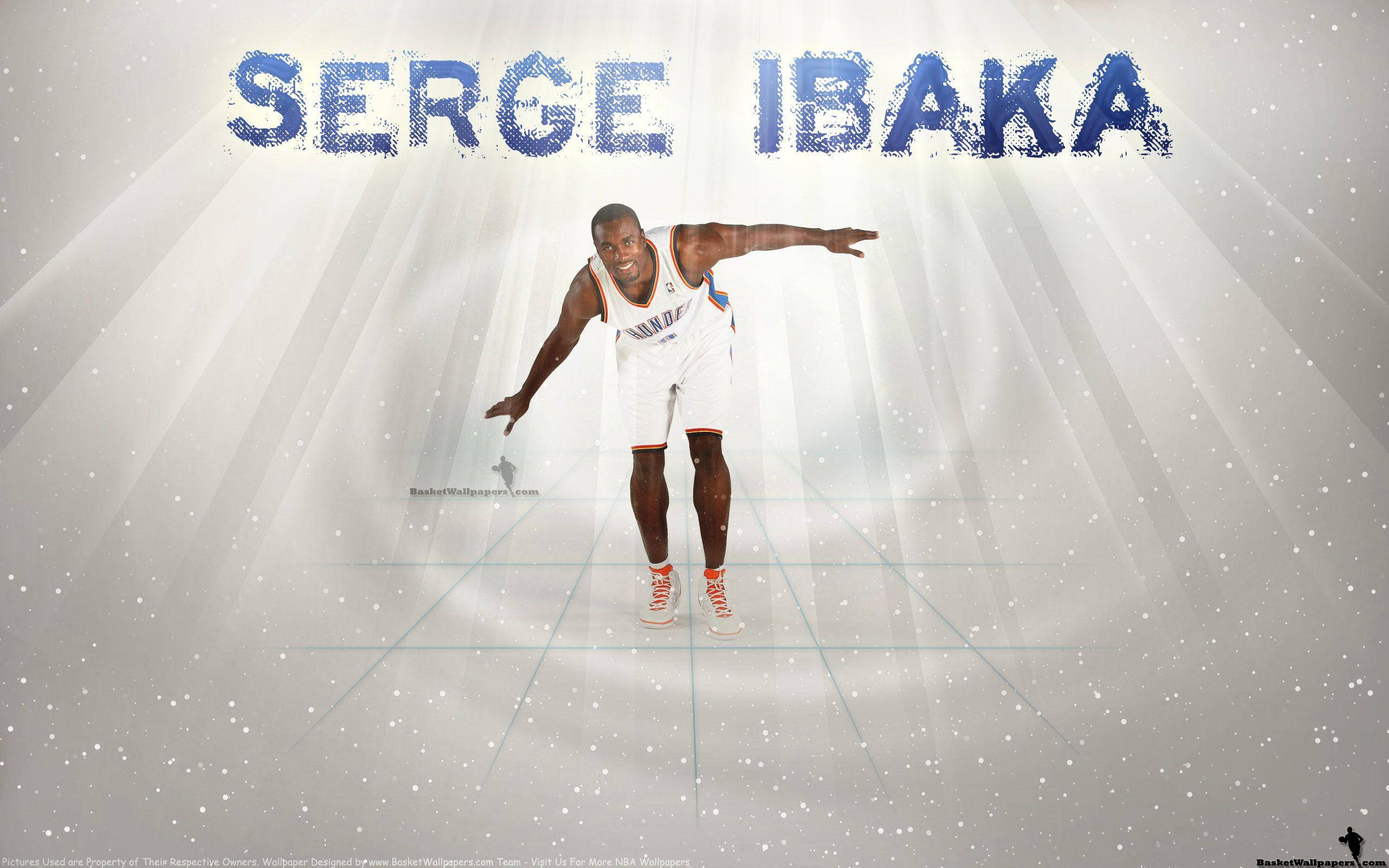 serge ibaka 桌布 壁紙 — Serge Ibaka 身穿白色籃球服，在發光的網格背景和耀眼的光束中擺出動態姿勢。