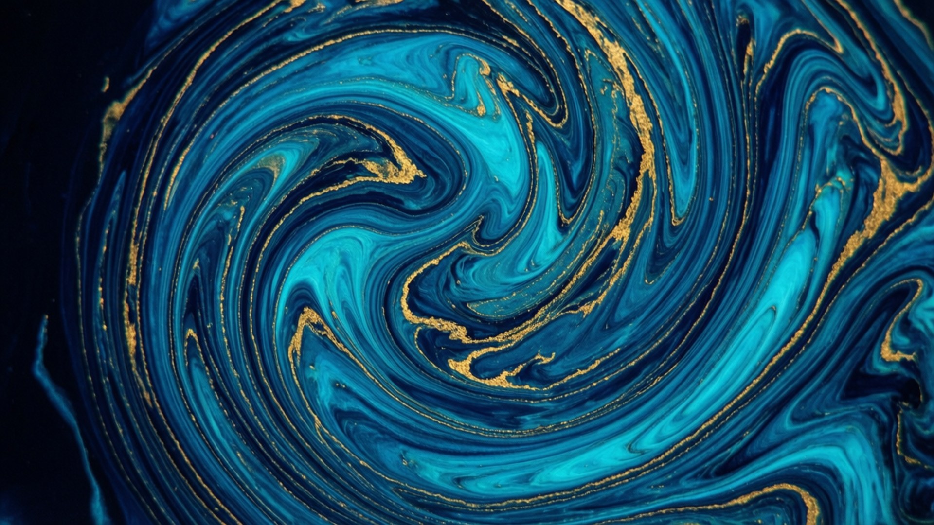 Marble Dreamscape 壁紙 — 深藍色和金色顏料的鮮豔漩渦圖案創造出動態的抽象構圖。