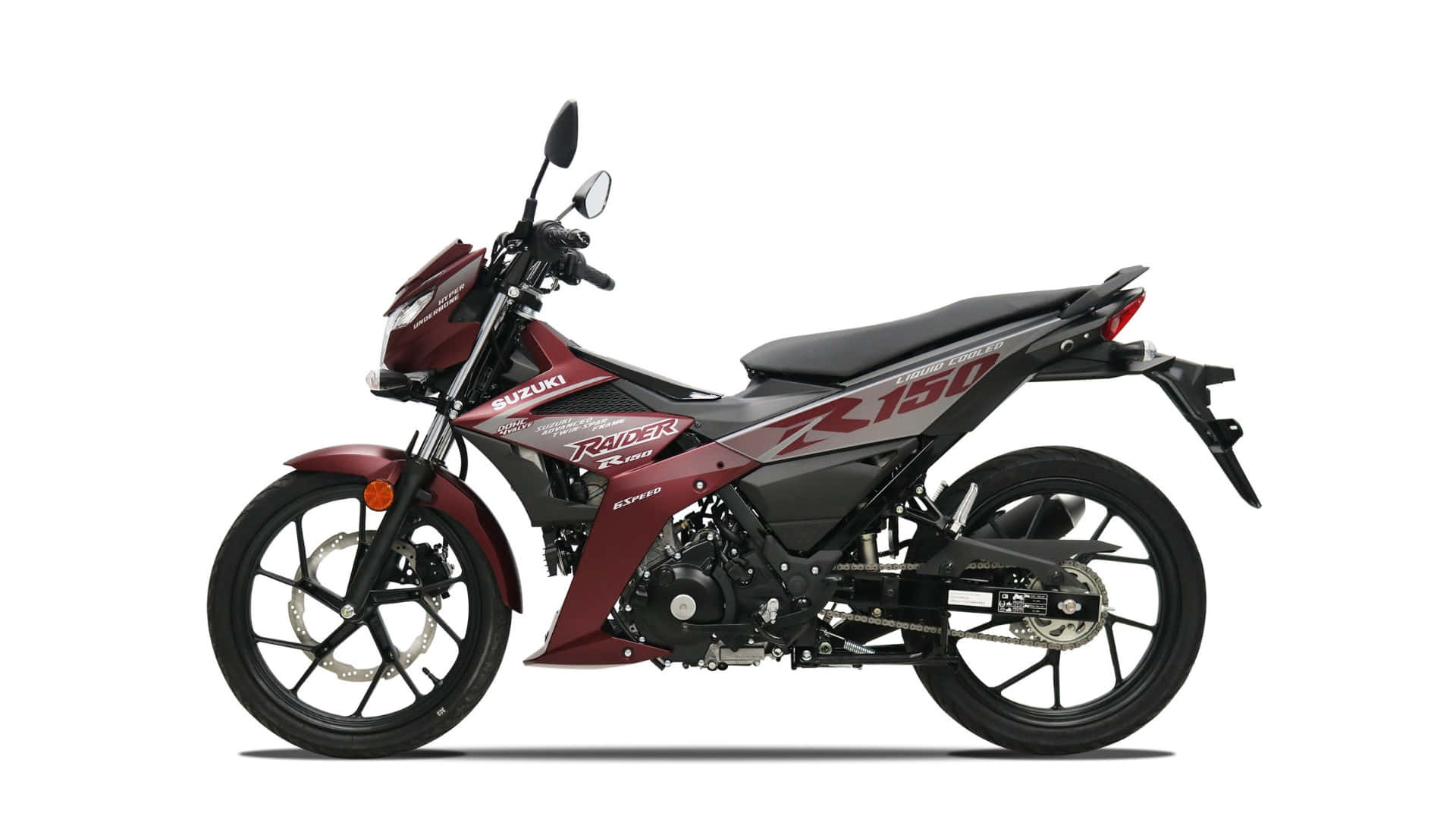  壁紙 — 一輛時尚的酒紅色和黑色鈴木 Raider R150 機車，以側面輪廓展示在乾淨的白色背景上。