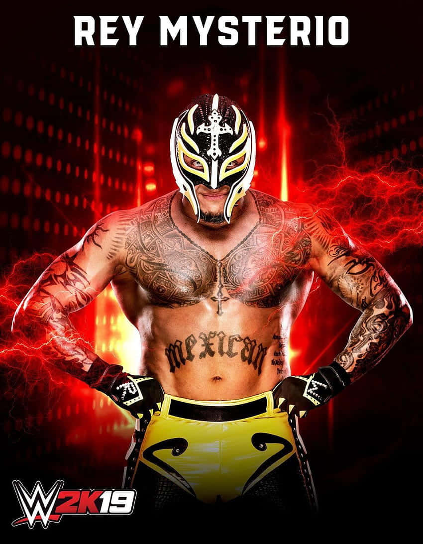  壁紙 — 摔角手 Rey Mysterio 戴著標誌性的自由摔角面具和黃色短褲，自信地站在火紅的電光背景前。