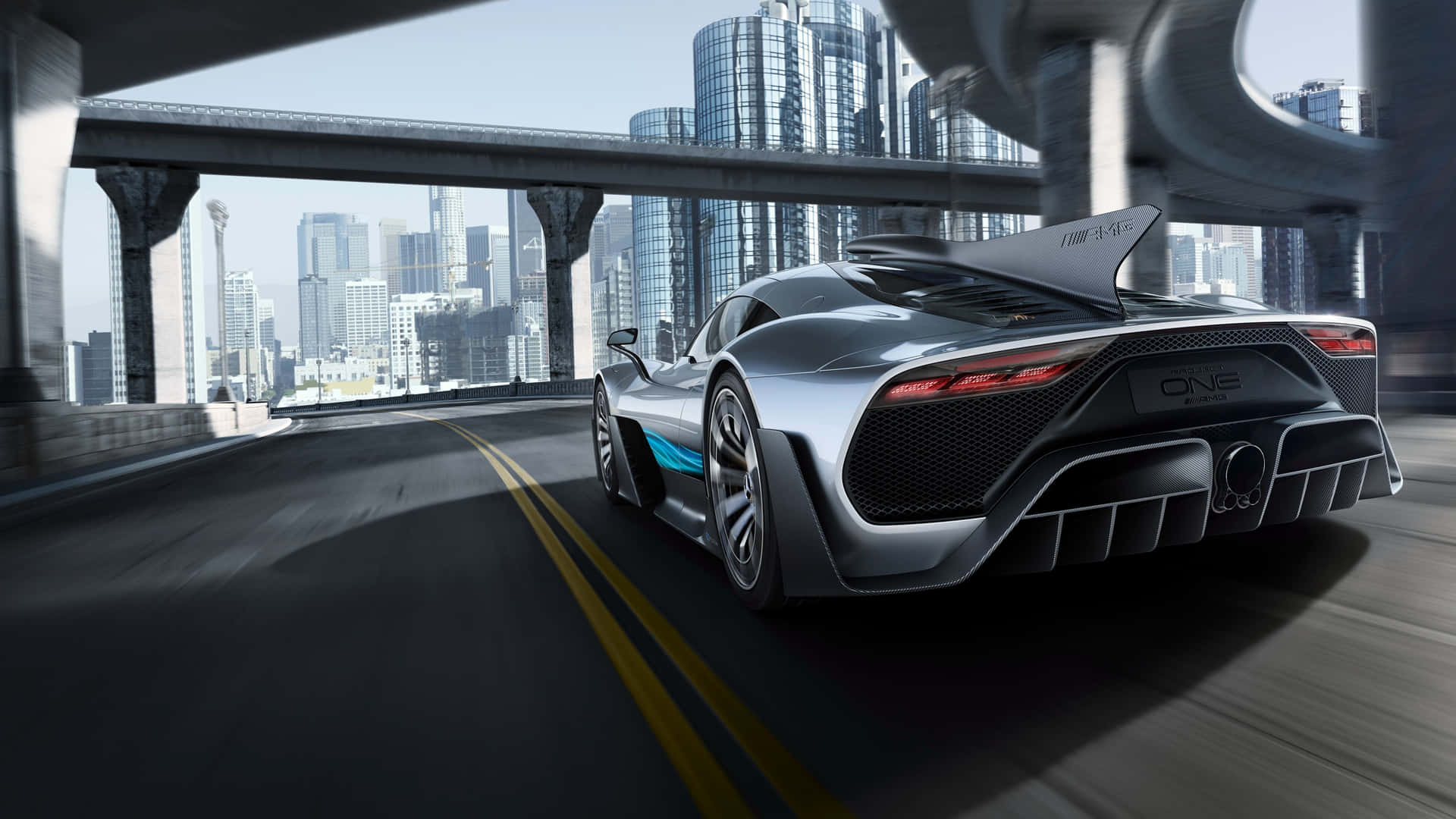 銀色跑車在高架橋下穿越未來主義的城市景觀。 — Project Cars 2 壁紙