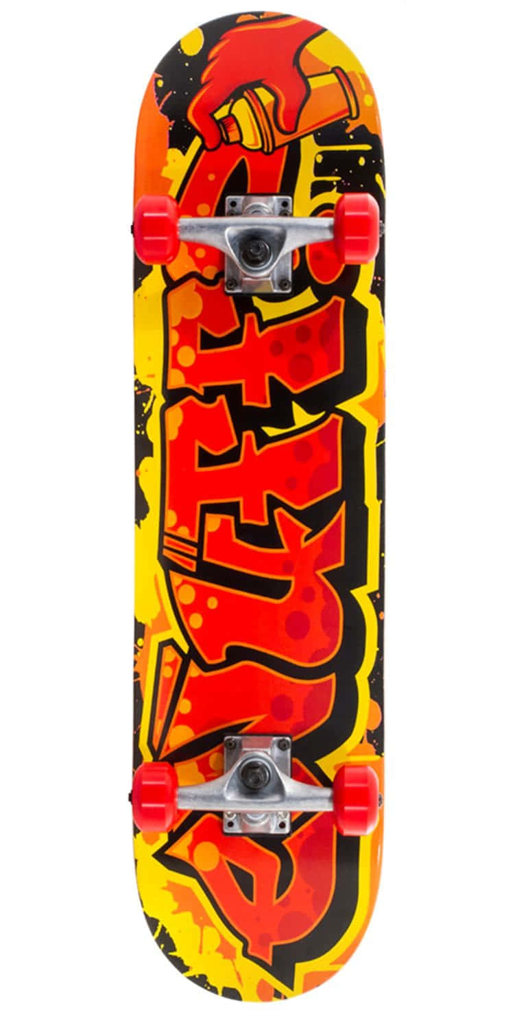  壁紙 — 一塊滑板板面，帶有醒目塗鴉風格的紅、黃、黑色圖案，包含一個噴漆罐和以風格化字體書寫的「PUNK」字樣。
