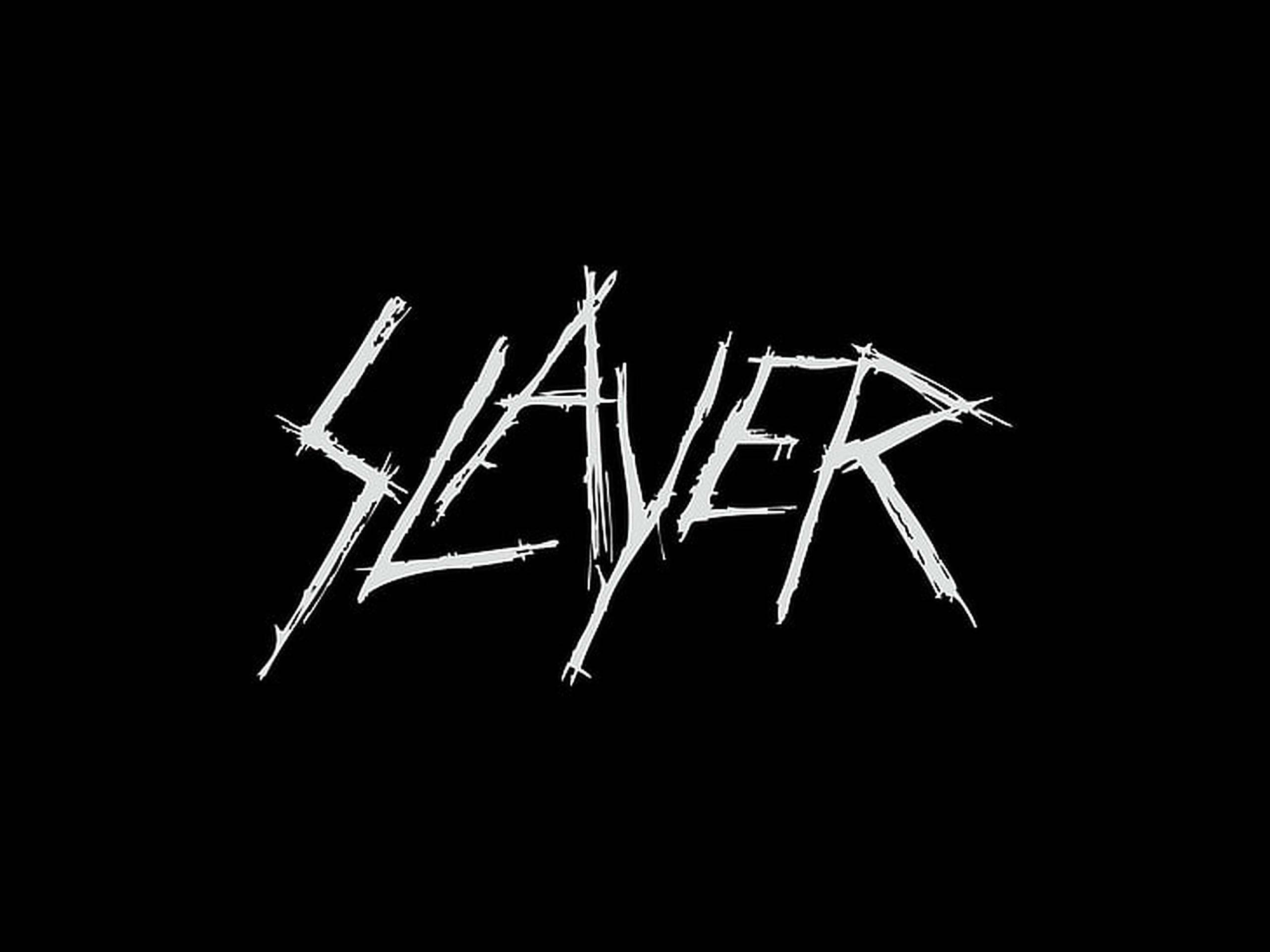 Slayer 桌布 壁紙 — 「SLAYER」一詞以鋸齒狀白色塗鴉風格字體主導了樸素的黑色背景。