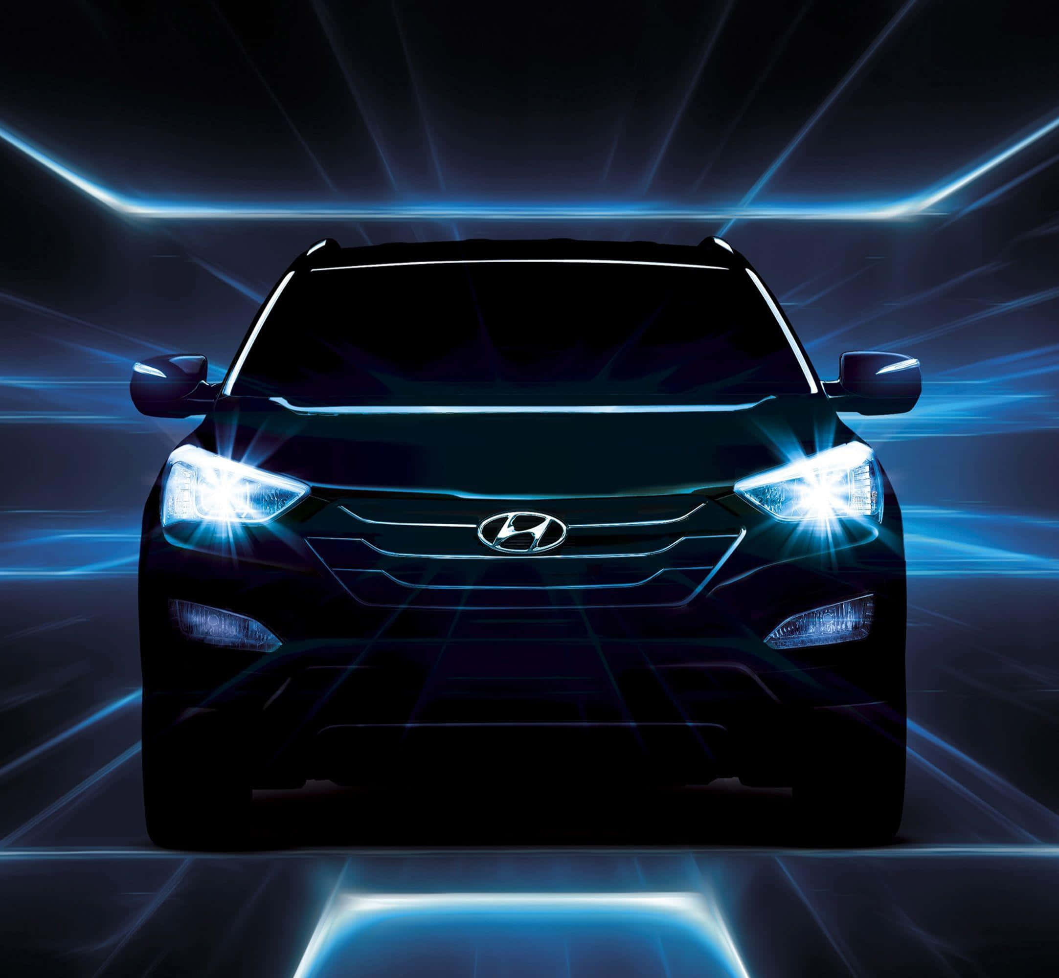 Hyundai Santa Fe 桌布 壁紙 — 一輛時尚的黑色現代SUV正面朝前，車頭燈閃爍，映襯著動感的藍色霓虹隧道效果。