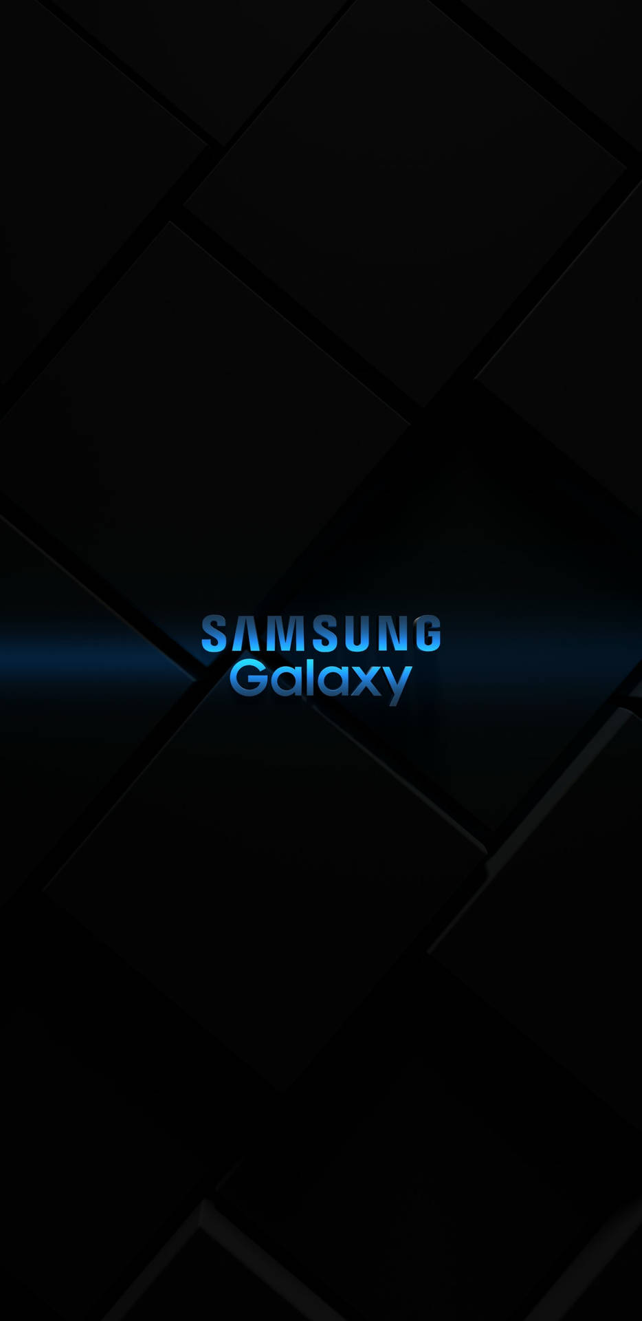 Samsung Galaxy標誌在黑色幾何背景上發出藍光。 — 三星 Galaxy S22 壁紙