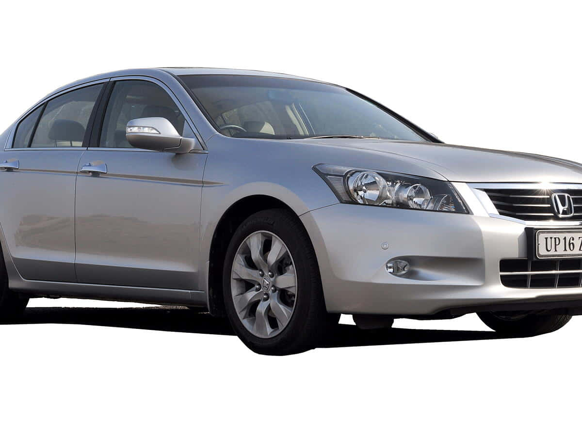 Honda Accord 桌布 壁紙 — 流線型銀色本田雅閣轎車在乾淨白色背景上以側面輪廓展示，光線銳利。