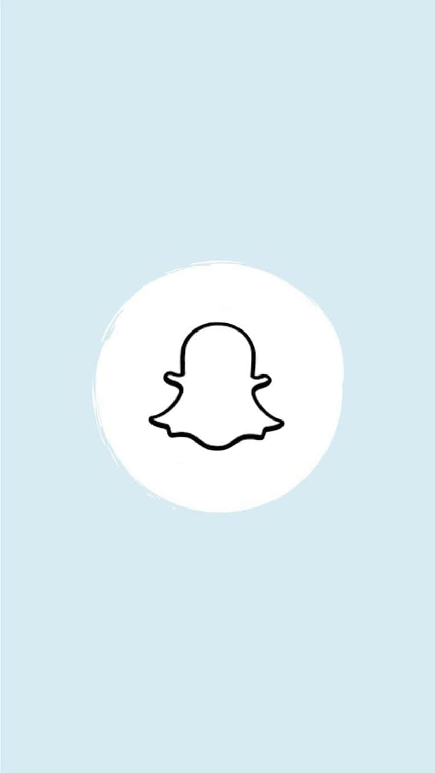  壁紙 — 一個簡約的黑色Snapchat鬼魂標誌輪廓，置中在白色圓形內，背景為柔和藍色。