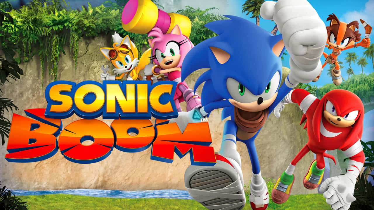 sonic boom 桌布 壁紙 — Sonic Boom 角色在充滿活力的叢林中疾馳，帶有醒目多彩的標題文字。