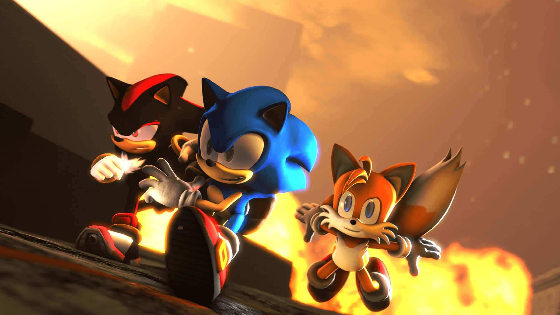 Sonic City Escape 桌布 壁紙 — Sonic Shadow 與 Tails 在熾熱的夕陽下並肩飛馳，帶有動態模糊和發光軌跡。