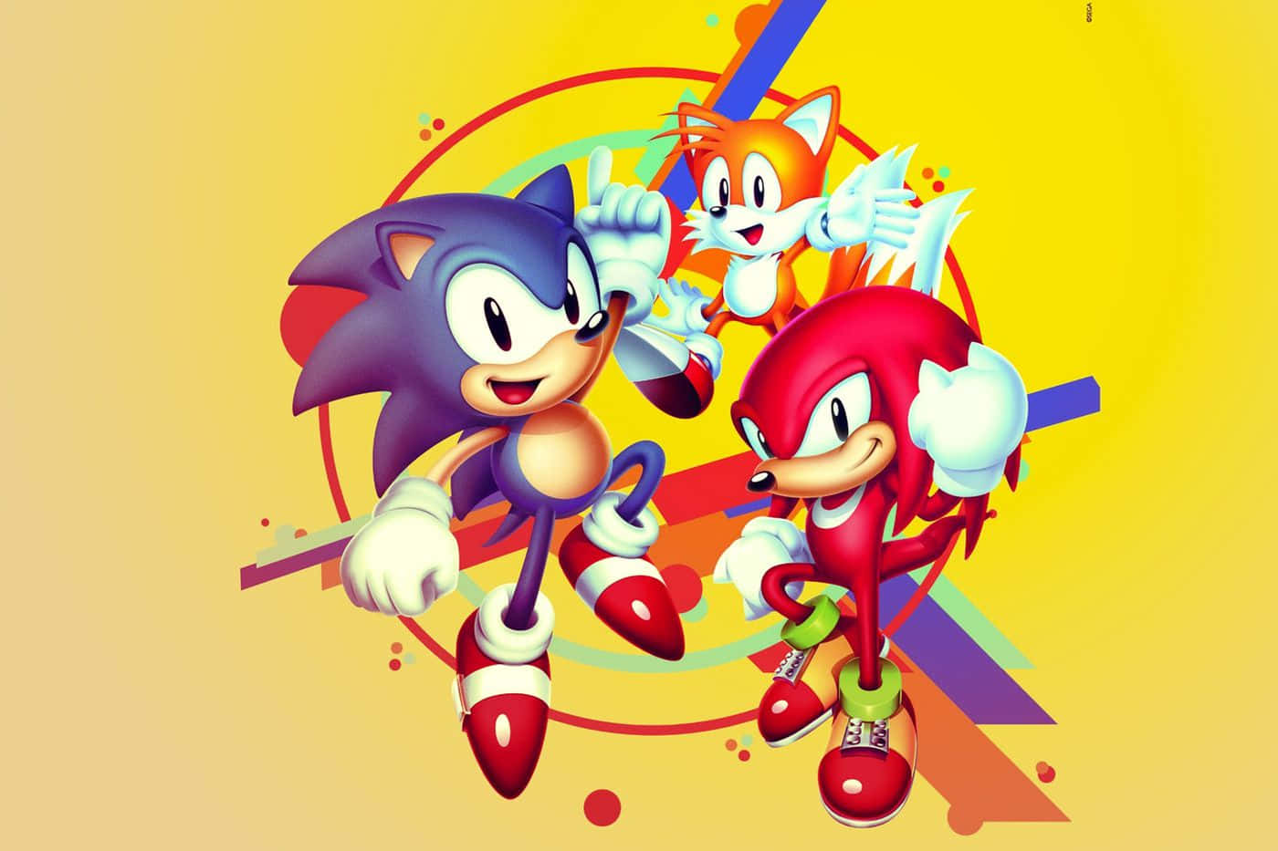 Sonic The Hedgehog 桌布 壁紙 — Sonic、Tails 和 Knuckles 在充滿活力的黃色背景上，搭配色彩繽紛的幾何形狀，動態地擺出姿勢。