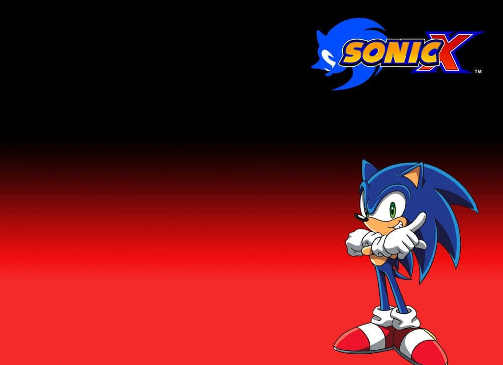 Sonic X 桌布 壁紙 — Sonic the Hedgehog 自信地站在紅色漸變背景上，右上角有 Sonic X 標誌。