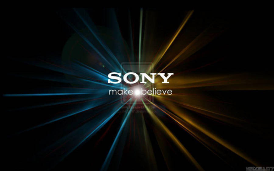 漸層 桌布 壁紙 — Sony 標誌居中，從黑暗背景中迸發出藍色和金色的光芒。
