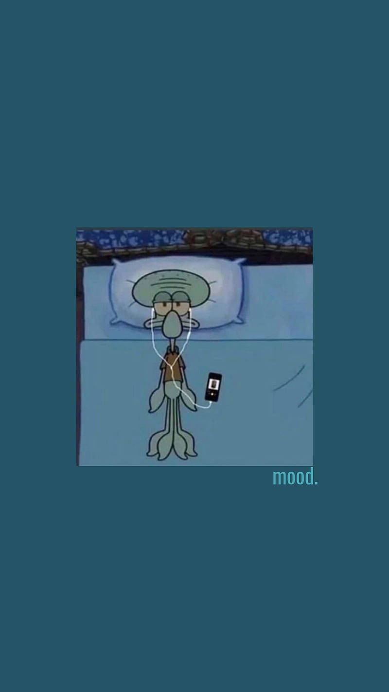 Tentacles 桌布 壁紙 — Squidward Tentacles 躺在床上，戴著耳機連接到手機，在藍色燈光下顯得不耐煩。
