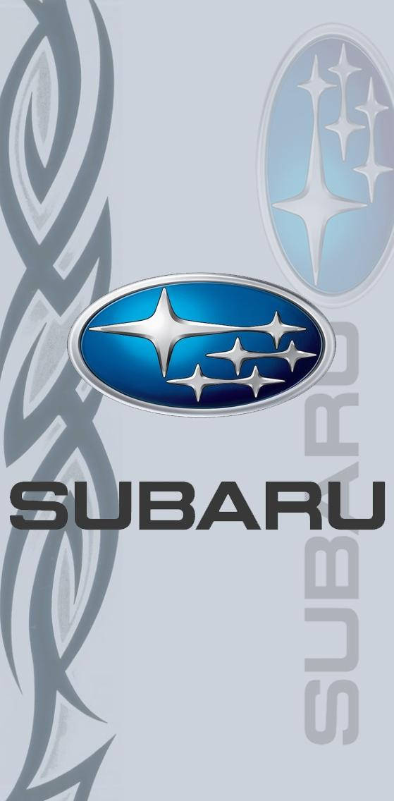 Subaru Logo 桌布 壁紙 — Subaru 標誌，藍色橢圓形上有銀色星星，置中於淺灰色背景，帶有部落圖案和品牌名稱。