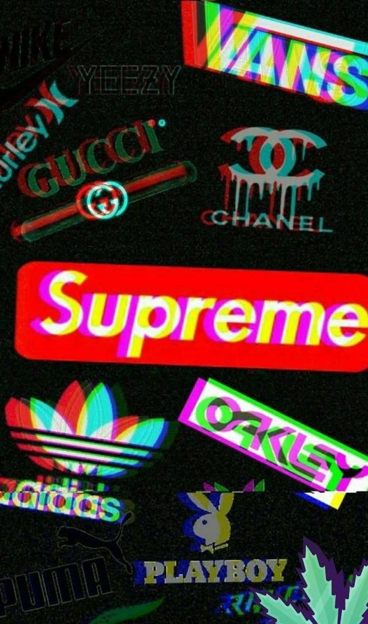 桌布 壁紙 — Supreme 和 Chanel 等奢華和街頭品牌的鮮豔故障標誌在黑暗背景上混亂地漂浮。