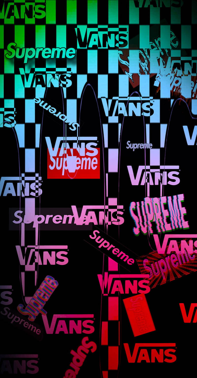 Vans 桌布 壁紙 — Supreme 和 Vans 的鮮豔霓虹標誌在發光的方格背景上重疊，呈現電光綠、粉紅和藍色。