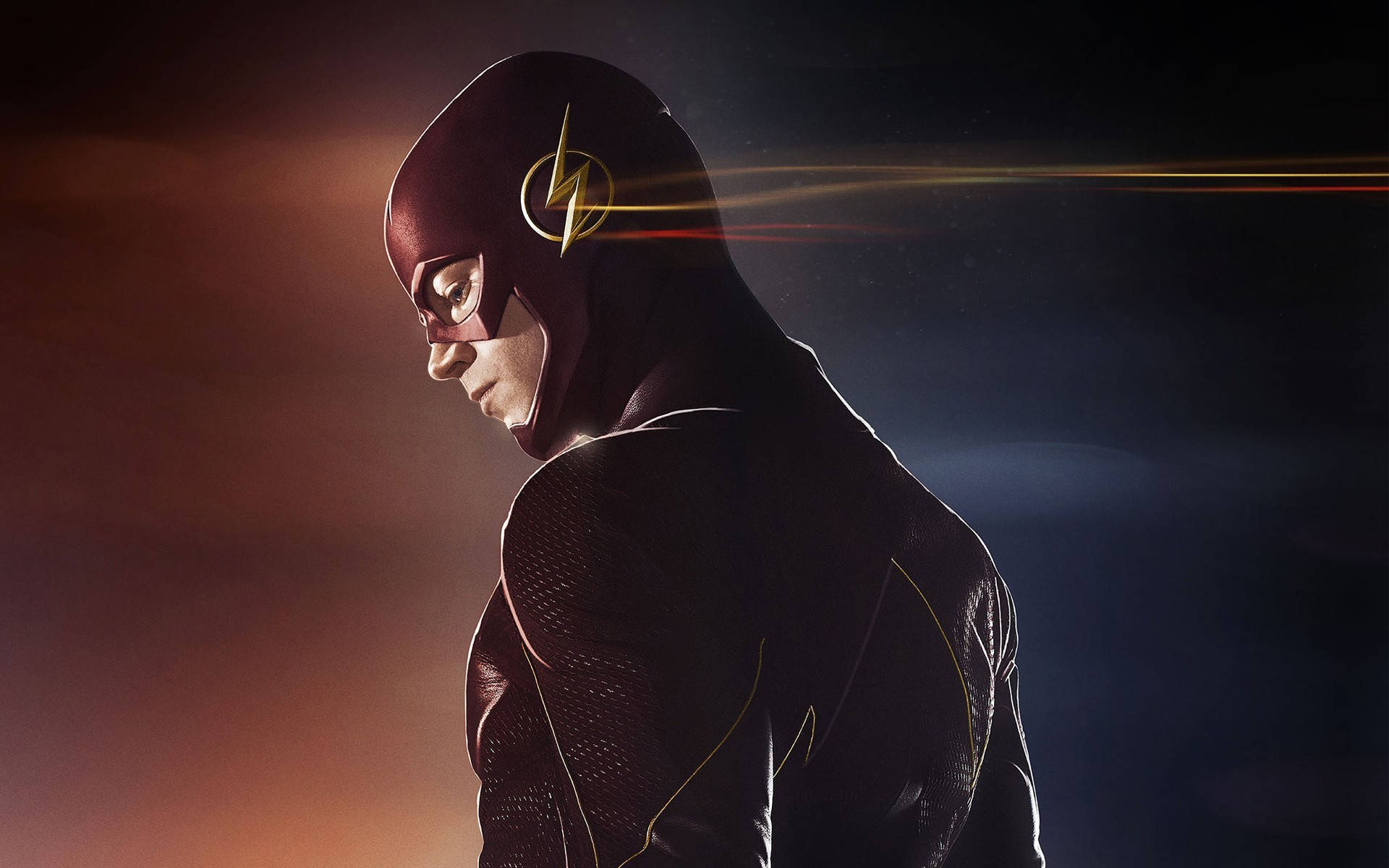 閃電俠 桌布 壁紙 — The Flash 以戲劇性的側面輪廓站在漸變天空前，發光的線條突顯他的戰衣。