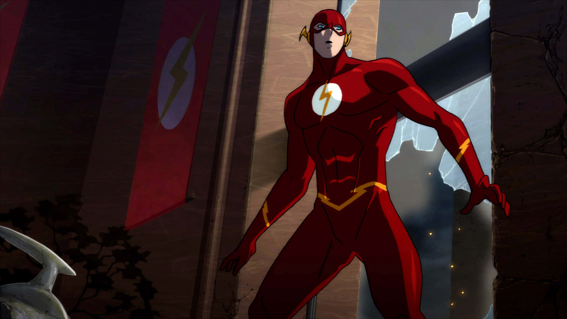 Justice League The Flashpoint Paradox 桌布 壁紙 — The Flash 英雄地站在破損的門口，胸前有紅色閃電標誌。