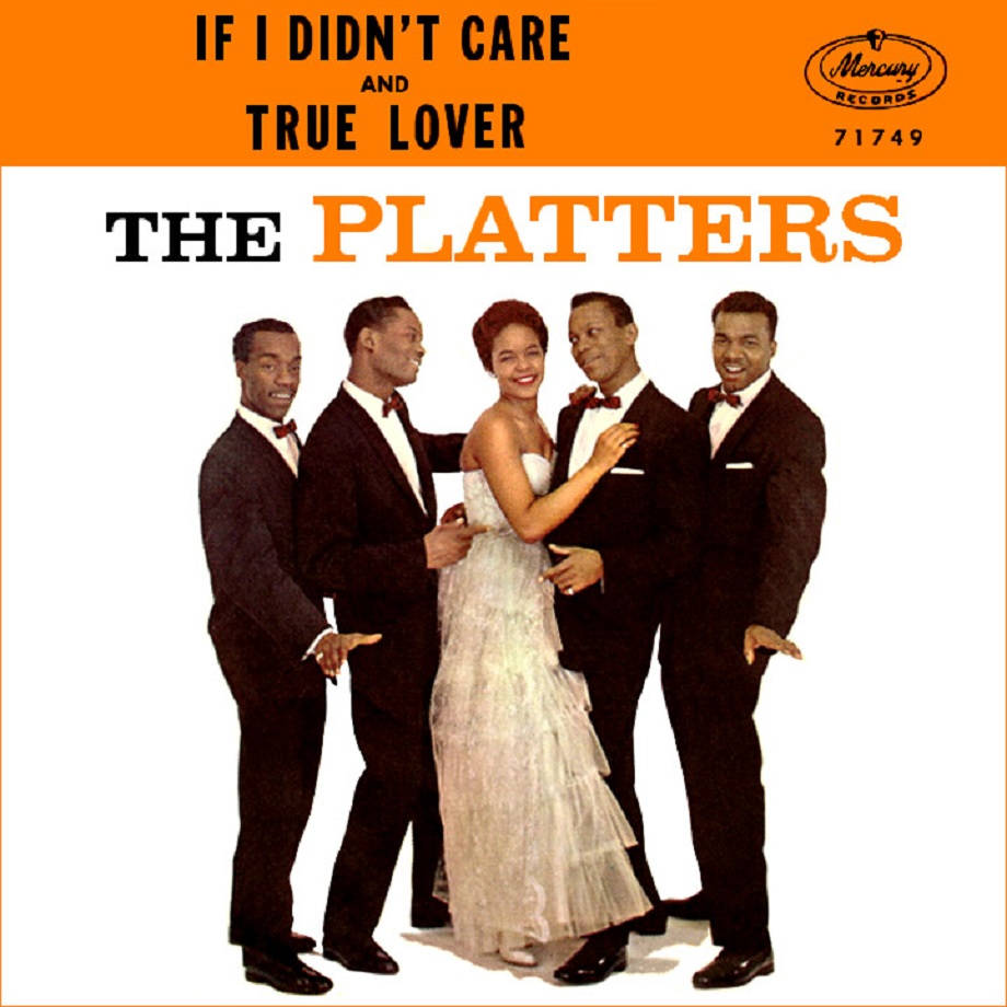 專輯封面 桌布 壁紙 — The Platters 的復古 1960 年代專輯封面，五位微笑的成員穿著正式服裝，背景為大膽的橙色和白色。
