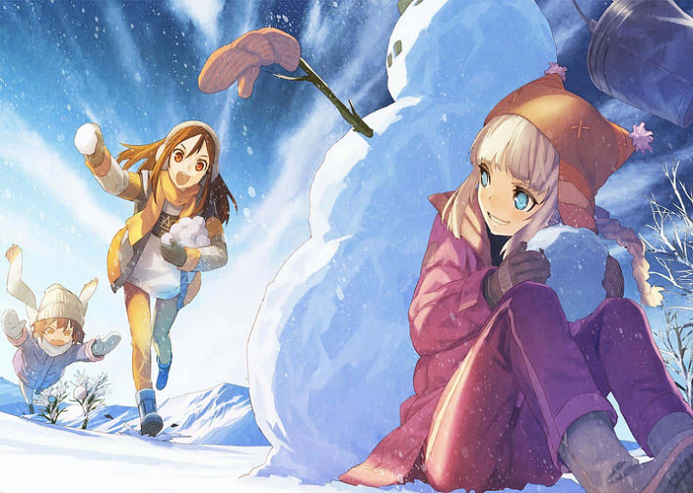  壁紙 — 三個動畫女孩在明亮的藍天下，在雪地裡快樂地玩耍，建造一個大雪人。