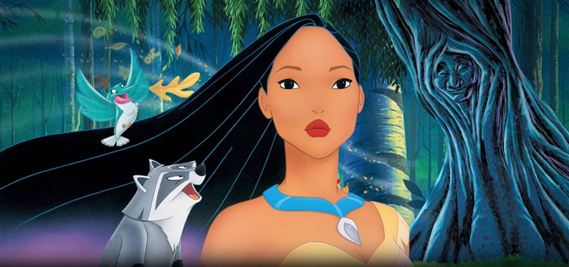 Pocahontas 桌布 壁紙 — Tiana 站在神秘的森林中，有一隻浣熊和一隻鳥，樹精從後面觀看。