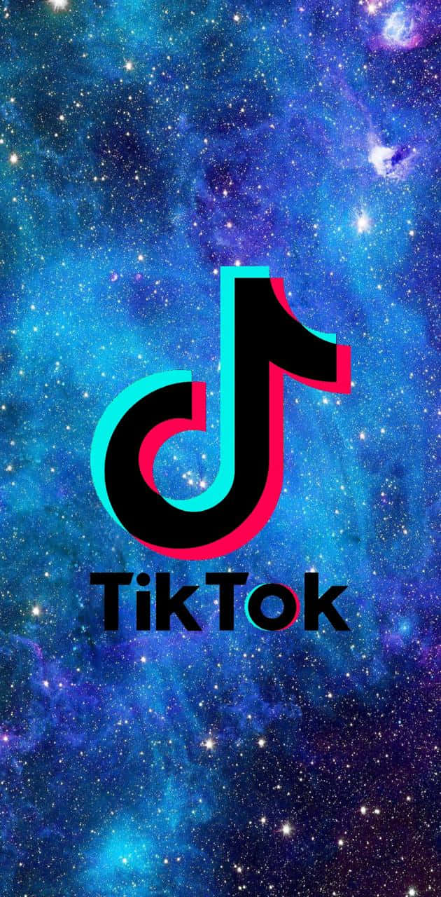 TikTok Logo 桌布 壁紙 — TikTok 標誌居中於充滿活力的宇宙背景，帶有旋轉星雲和閃爍星星。