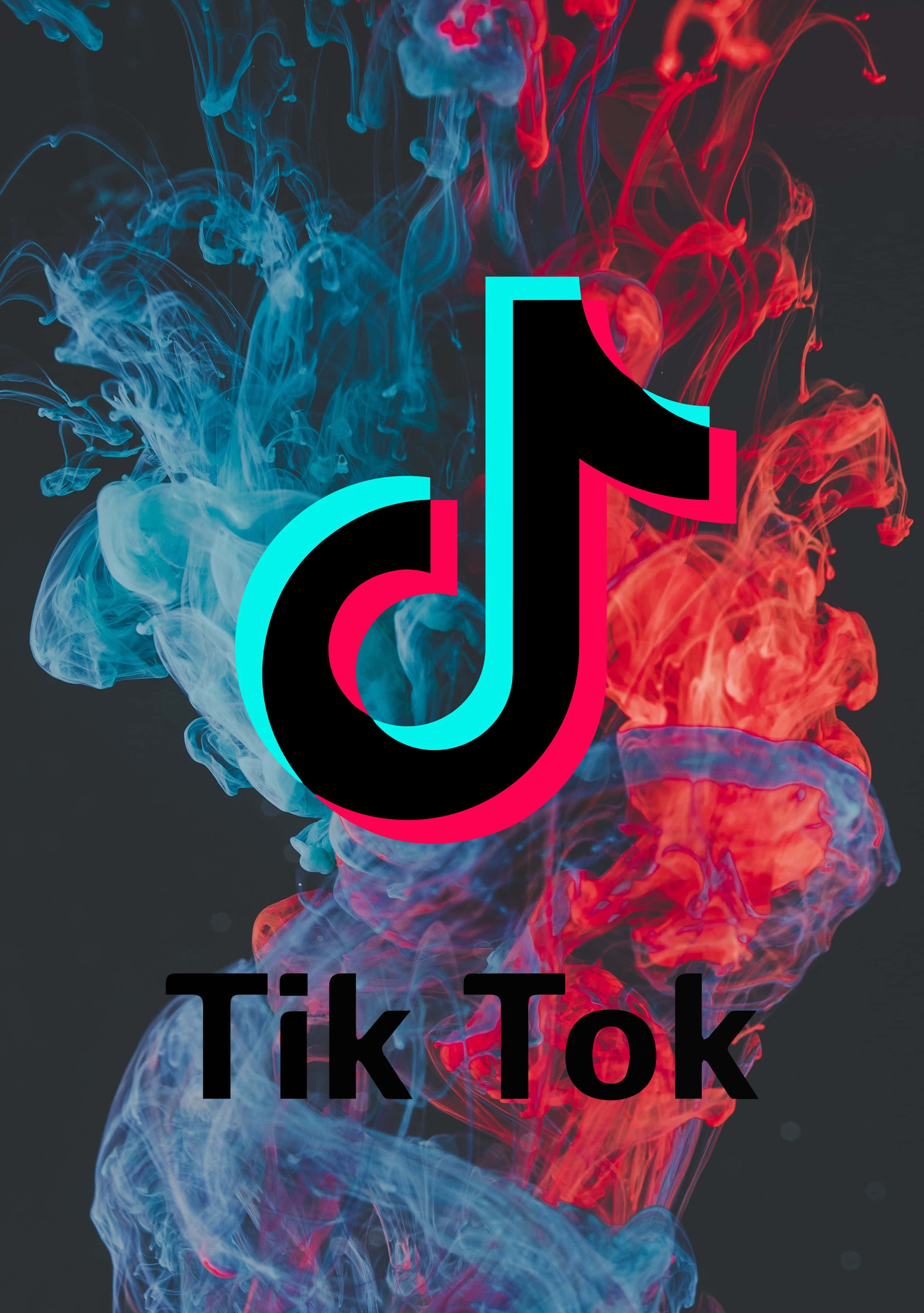 TikTok 動圖 桌布 壁紙 — TikTok 標誌從深色背景上旋轉的紅色和藍色墨水中浮現。