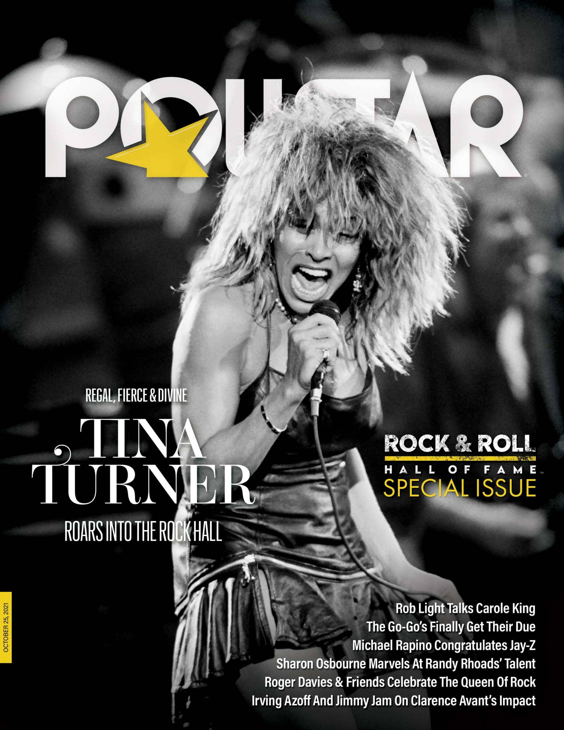 icon 桌布 壁紙 — Tina Turner 在黑白演唱會舞台上對著麥克風高歌，並有粗體雜誌文字疊加。